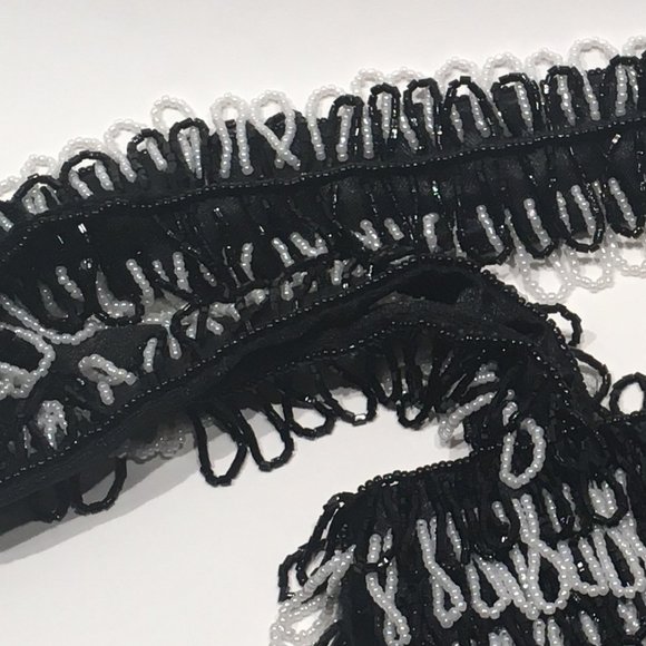 BLACK AND WHITE BEADED FLAPPER STYLE BAG - Picture 12 of 15